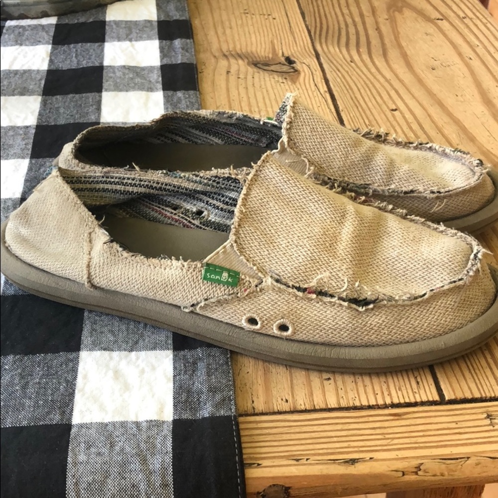 Women’s sanuks